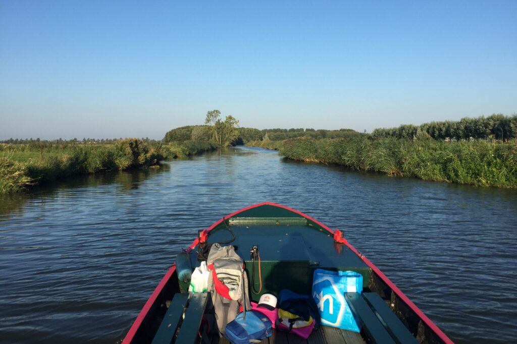 We varen de gekochte koolvlet van Enkhuizen naar Alkmaar.