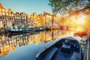 Elektrisch varen verplicht in Amsterdam in 2025