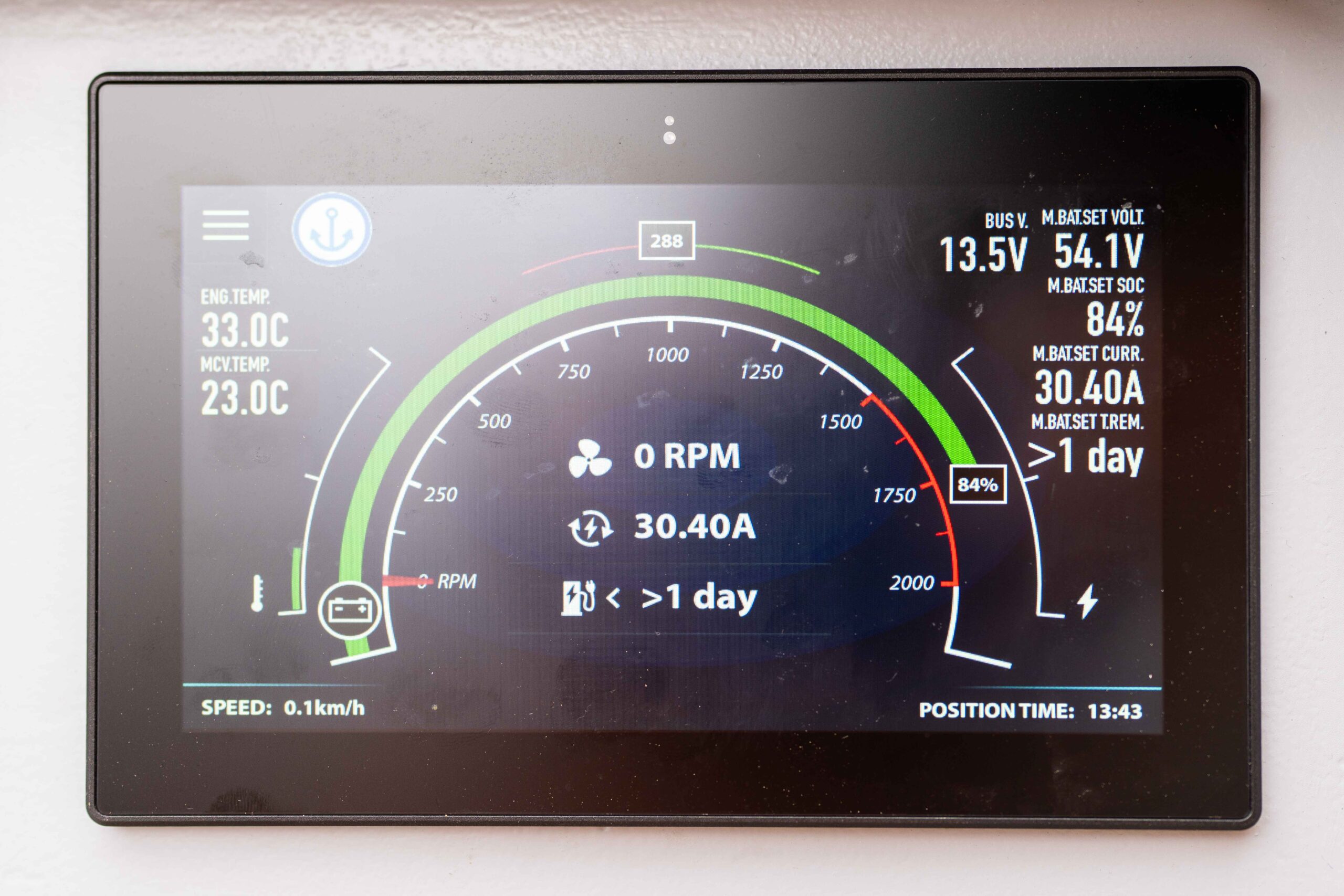 In detail: Het optionele 7" multifunctionele VETUS NMEA 2000 display 7 vetus nmea 2000 display e line dashboard