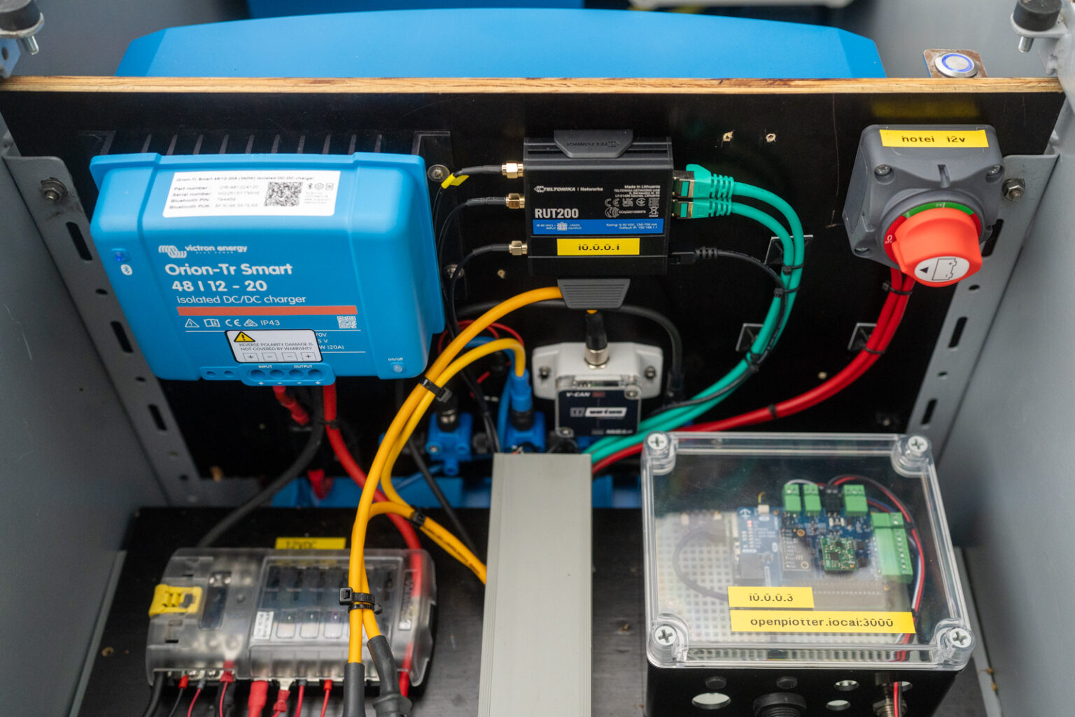 Teltonika RUT200 Victron Orion SMART
